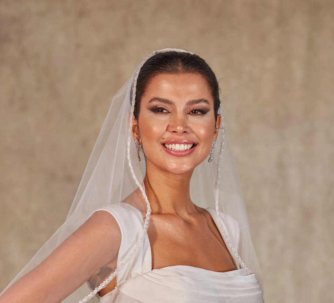 Bridal Shower Pearl Veil- D257 - Glamourous Grace