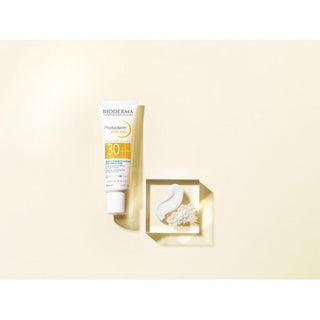 Bioderma Photoderm AKN Mat SPF 30 Mattifying Sunscreen Fluid