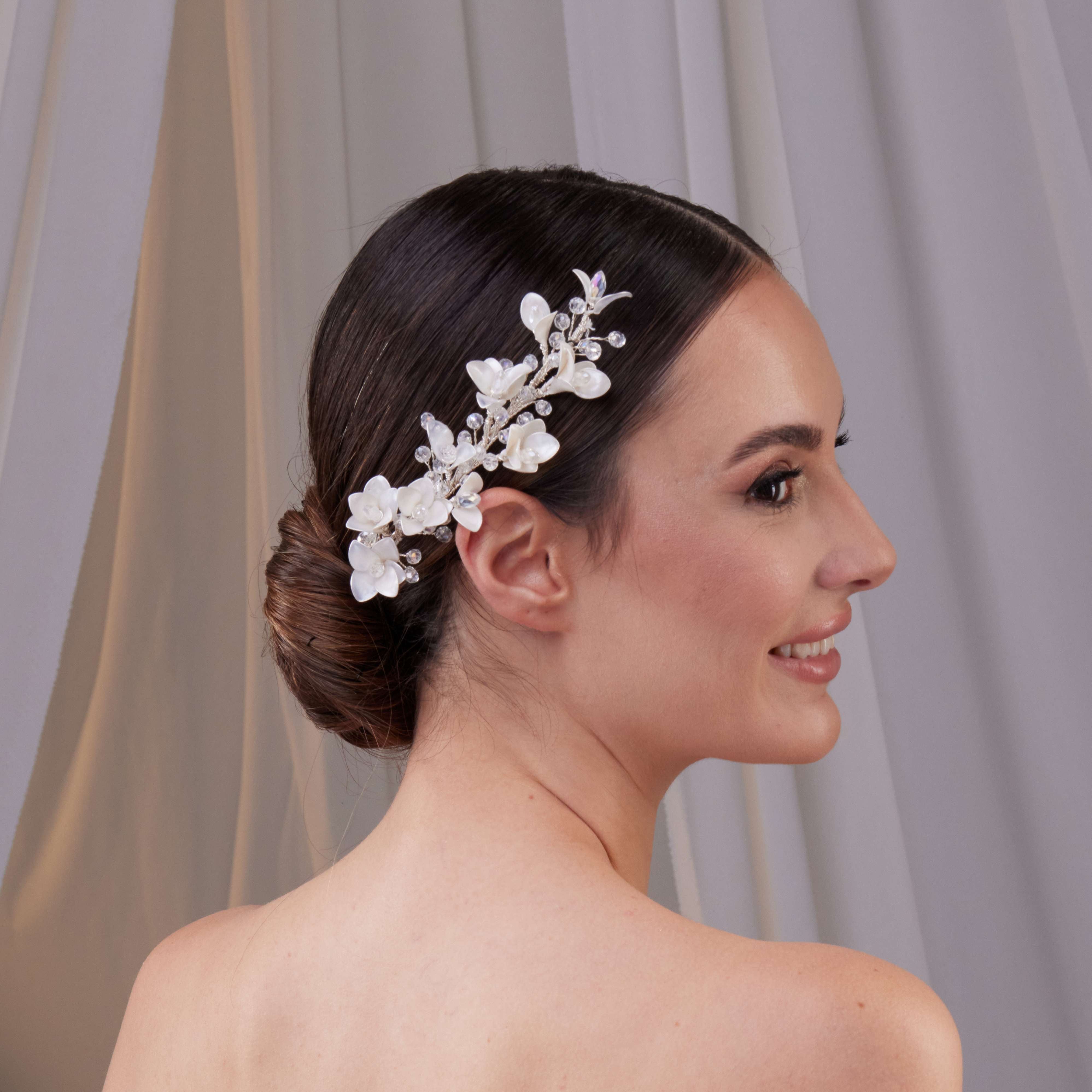 Elegant Resin Flower Bridal Hair Vine - Glamourous Grace