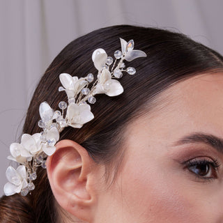 Elegant Resin Flower Bridal Hair Vine - Glamourous Grace