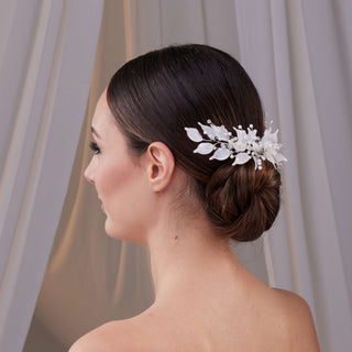 Elegant Resin Leaf Hair Comb - Glamourous Grace