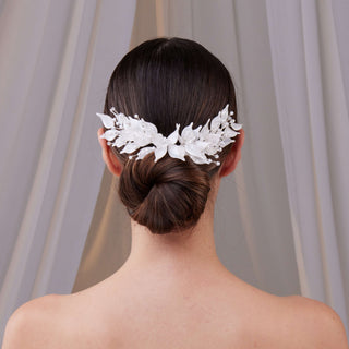 Elegant Resin Leaf Hair Comb - Glamourous Grace