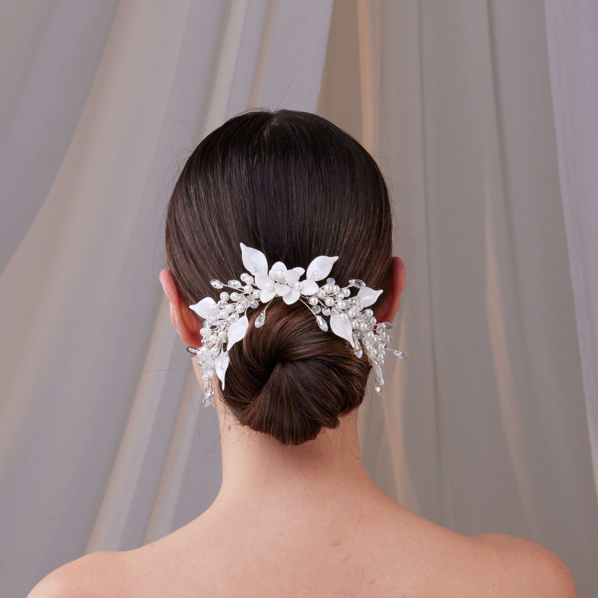 Elegant Resin Flower Hair Comb - Glamourous Grace
