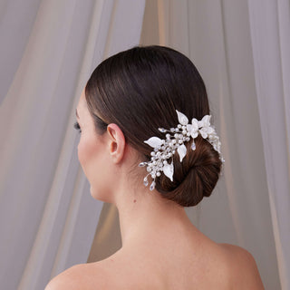Elegant Resin Flower Hair Comb - Glamourous Grace
