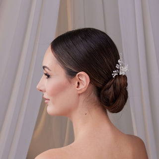 Elegant Resin Flower Wedding Hair Comb - Glamourous Grace