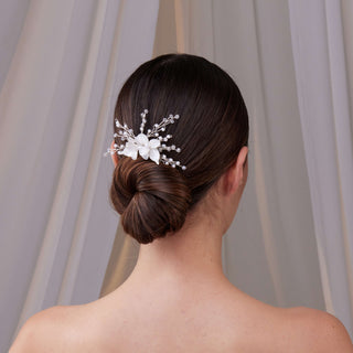Elegant Resin Flower Wedding Hair Comb - Glamourous Grace