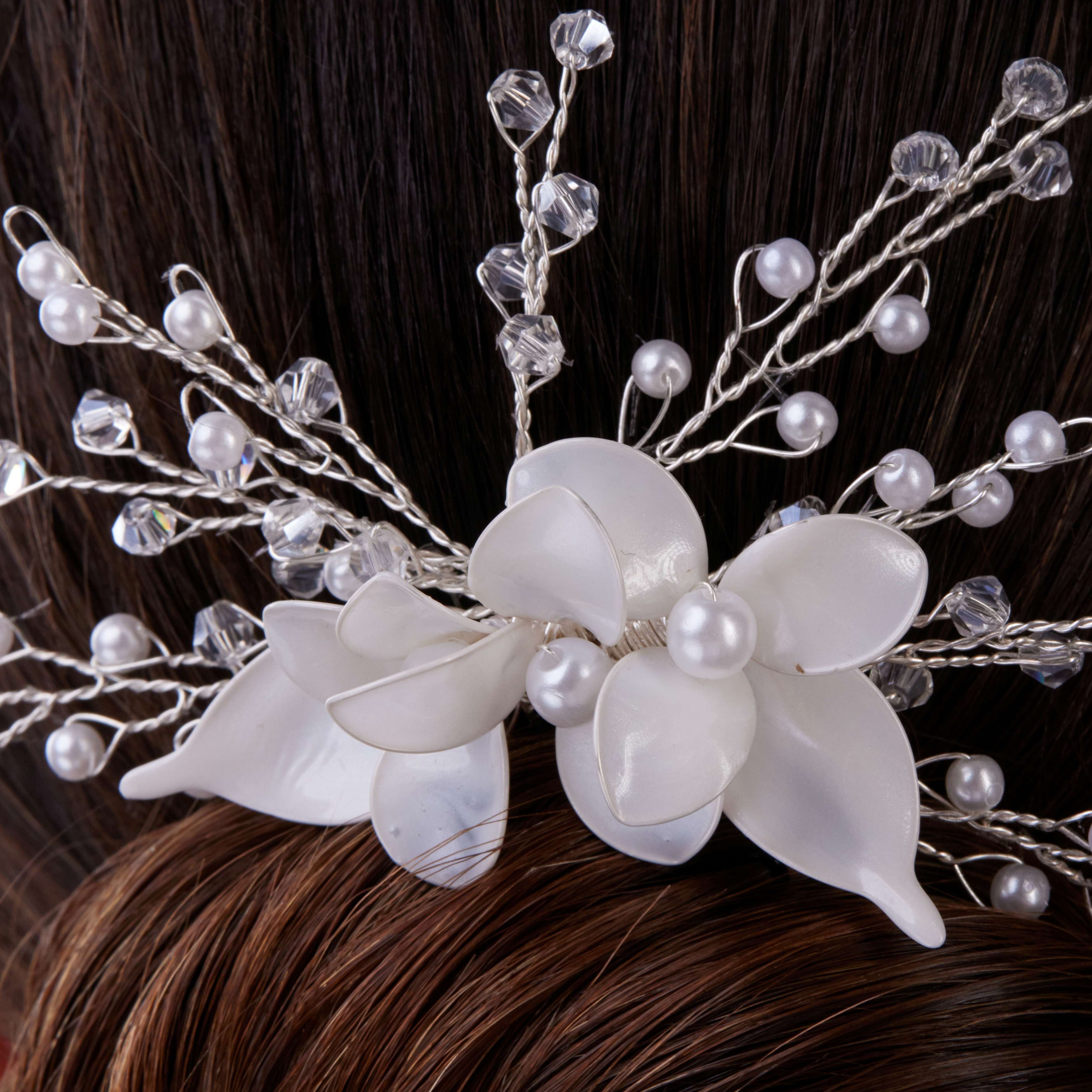 Elegant Resin Flower Wedding Hair Comb - Glamourous Grace