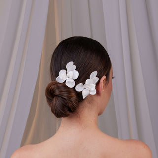 Two-Piece Resin Flower Hair Pin Set - Glamourous Grace