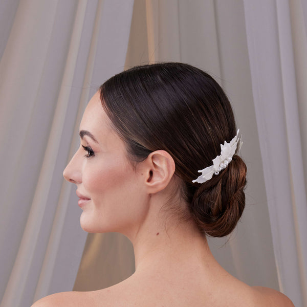 Two-Piece Resin Flower Wedding Hair Comb Set - Glamourous Grace