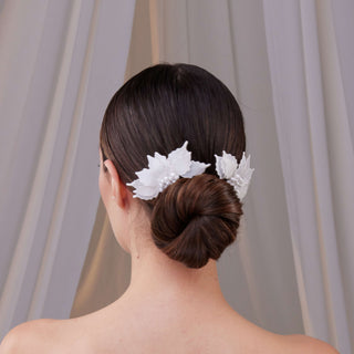 Two-Piece Resin Flower Wedding Hair Comb Set - Glamourous Grace
