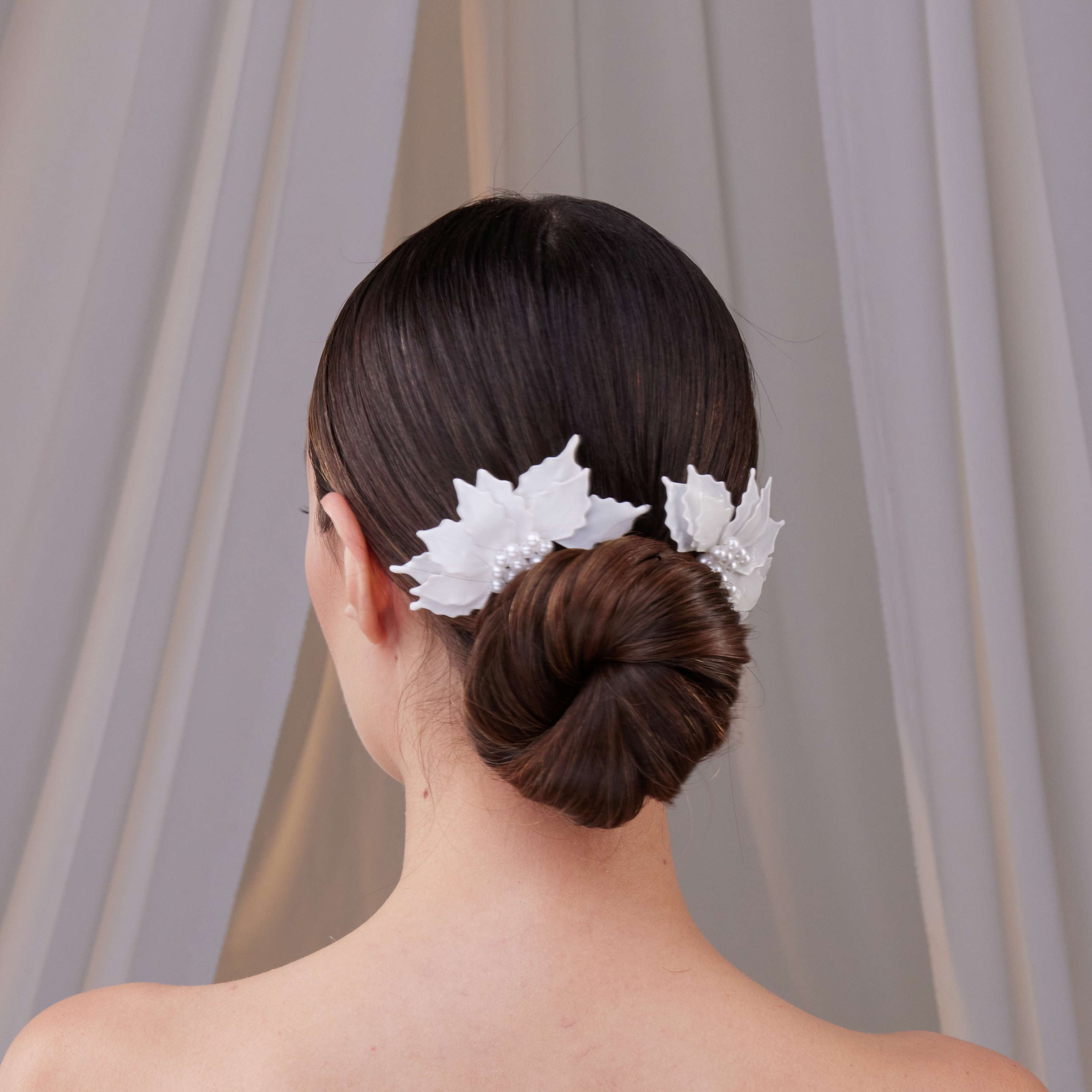 Two-Piece Resin Flower Wedding Hair Comb Set - Glamourous Grace