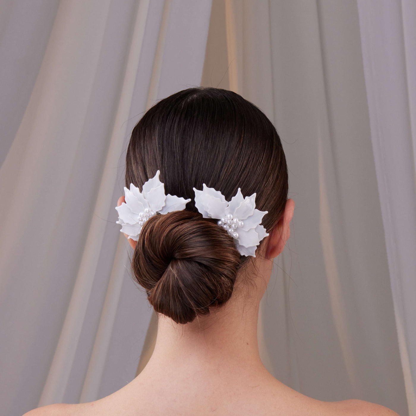 Two-Piece Resin Flower Wedding Hair Comb Set - Glamourous Grace
