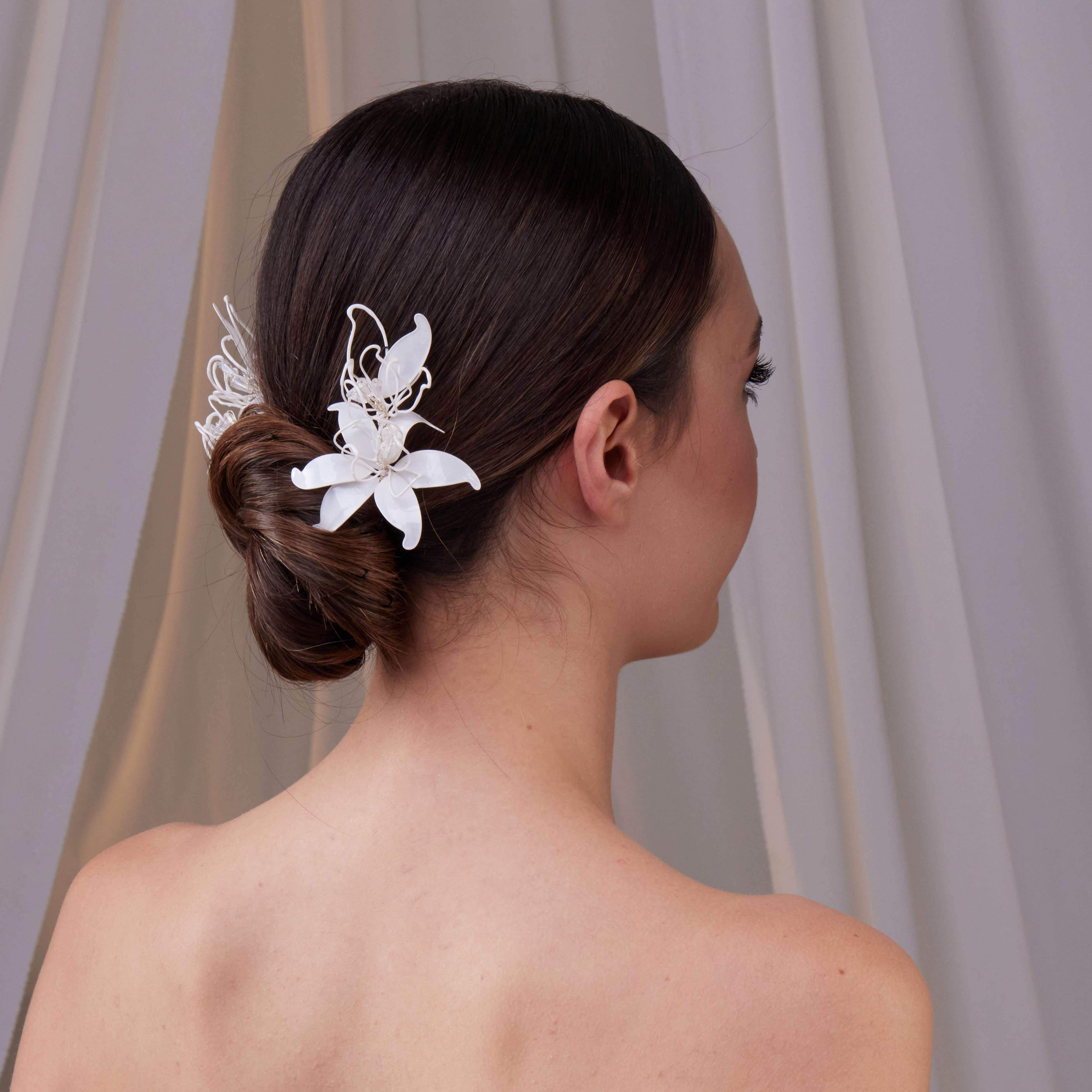 Two-Piece Resin Flower Hair Pin Set - Glamourous Grace