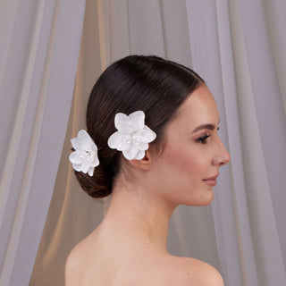 Two-Piece Resin Flower Hair Pin Set - Glamourous Grace