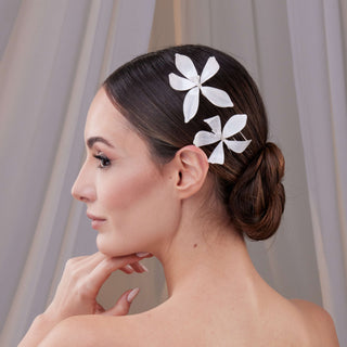 Two-Piece Resin Flower Hair Pin Set - Glamourous Grace