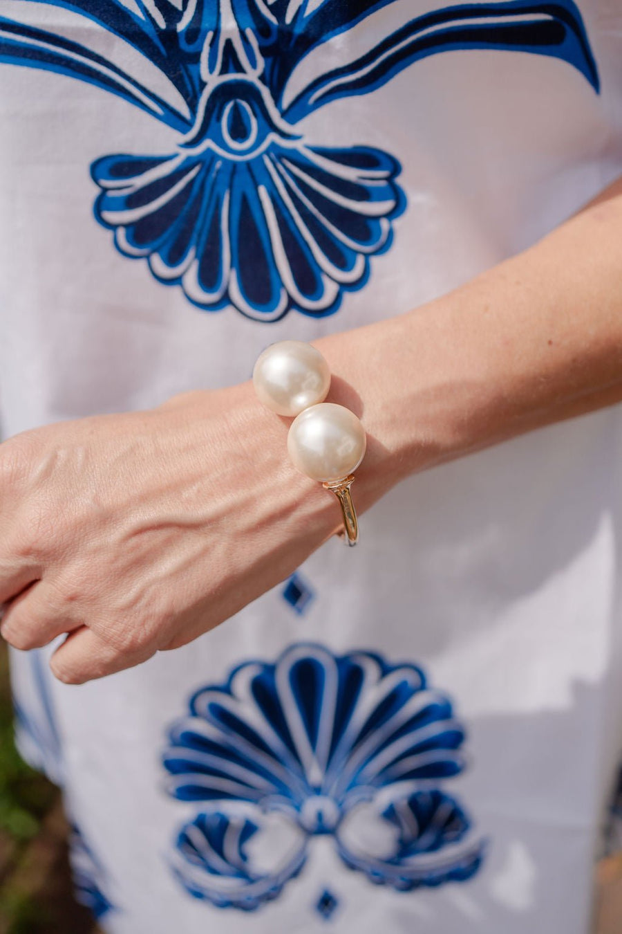 Brooke Pearl Bangle - Glamourous Grace