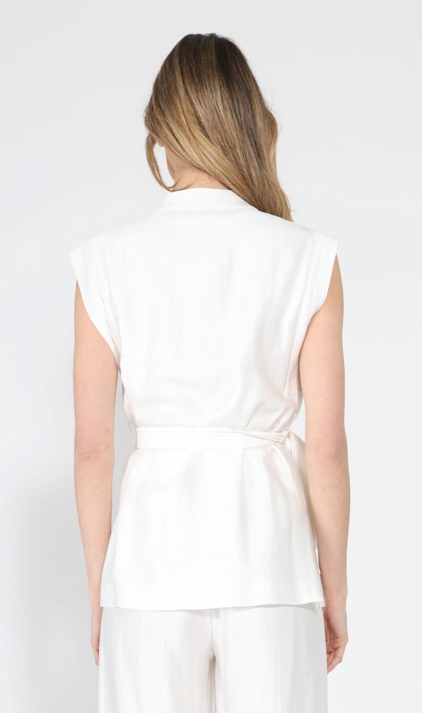 Button detail sleeveless vest