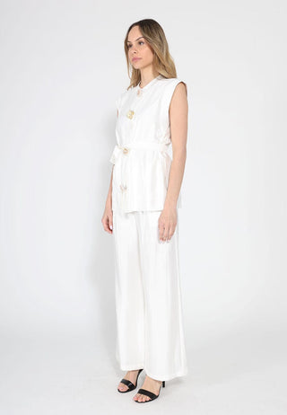 Button detail sleeveless vest - Glamourous Grace