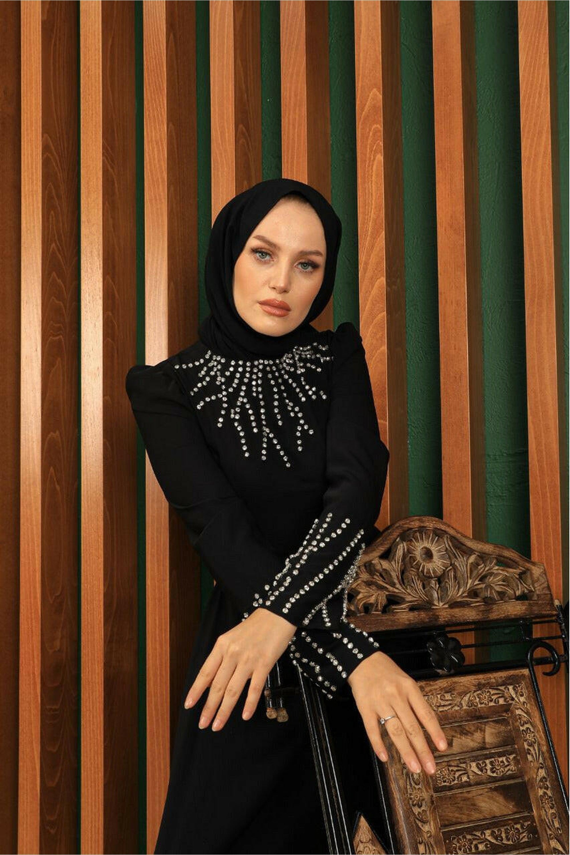 Mila Signature Piece - Glamourous Grace