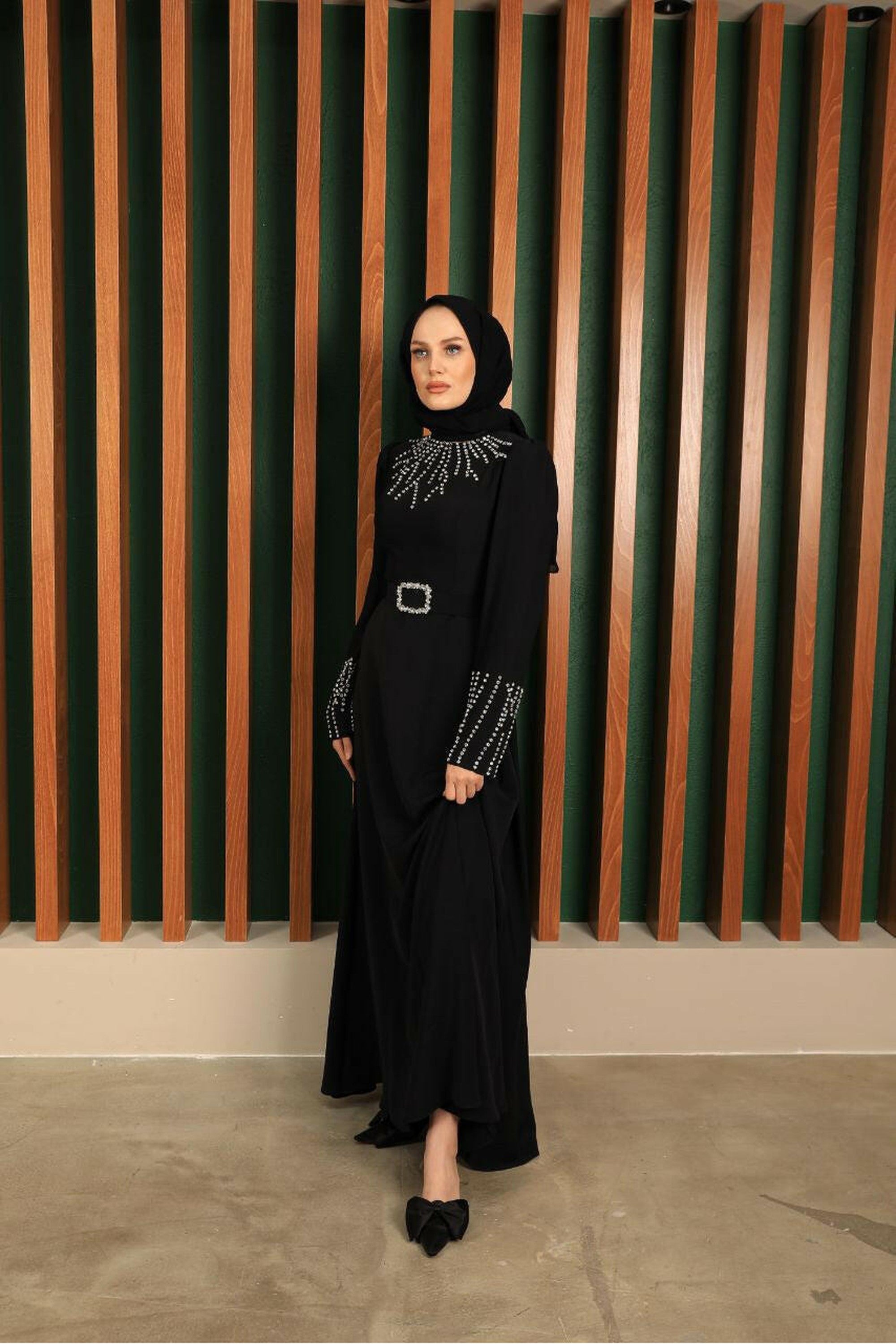 Mila Signature Piece - Glamourous Grace