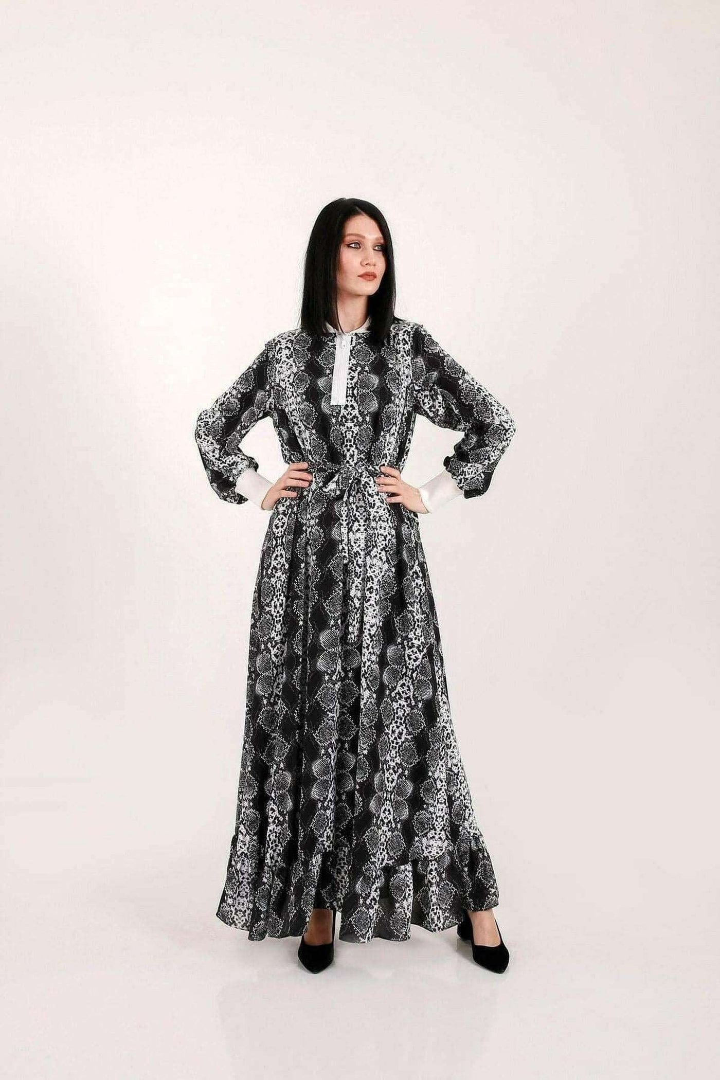 Liliana Long Maxi Dress with Long Sleeve and Elastic Cuffs - Glamourous Grace