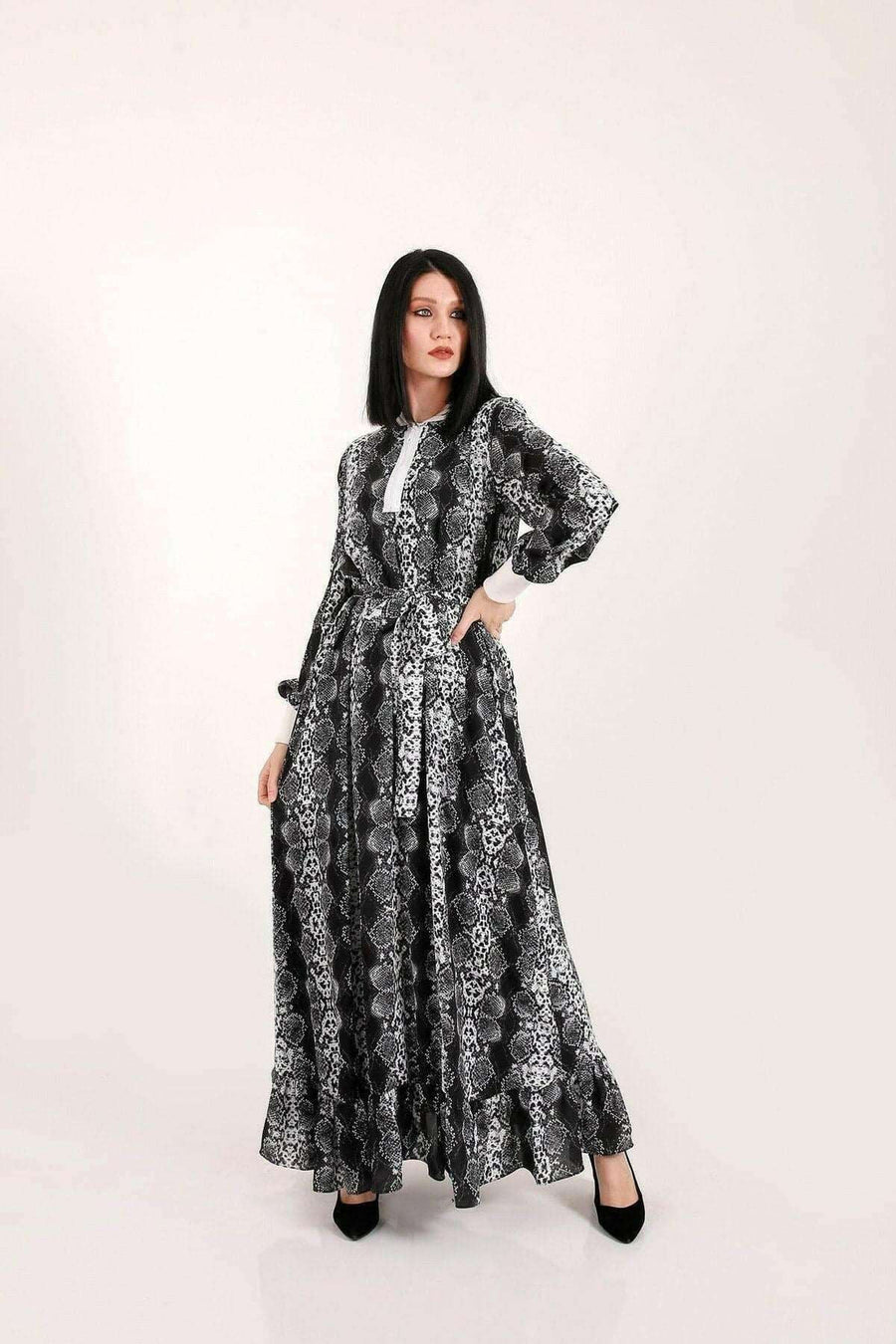 Liliana Long Maxi Dress with Long Sleeve and Elastic Cuffs - Glamourous Grace