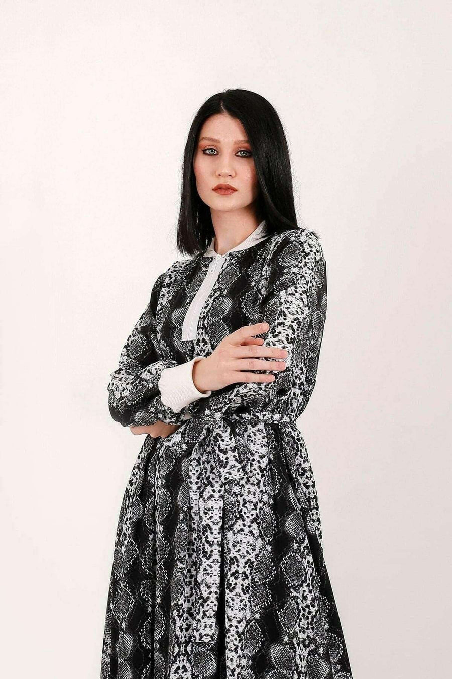 Liliana Long Maxi Dress with Long Sleeve and Elastic Cuffs - Glamourous Grace