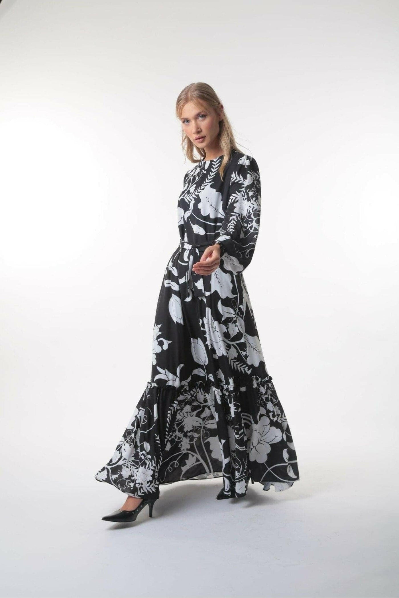Roxy Long Maxi Dress with Long Sleeves - Glamourous Grace