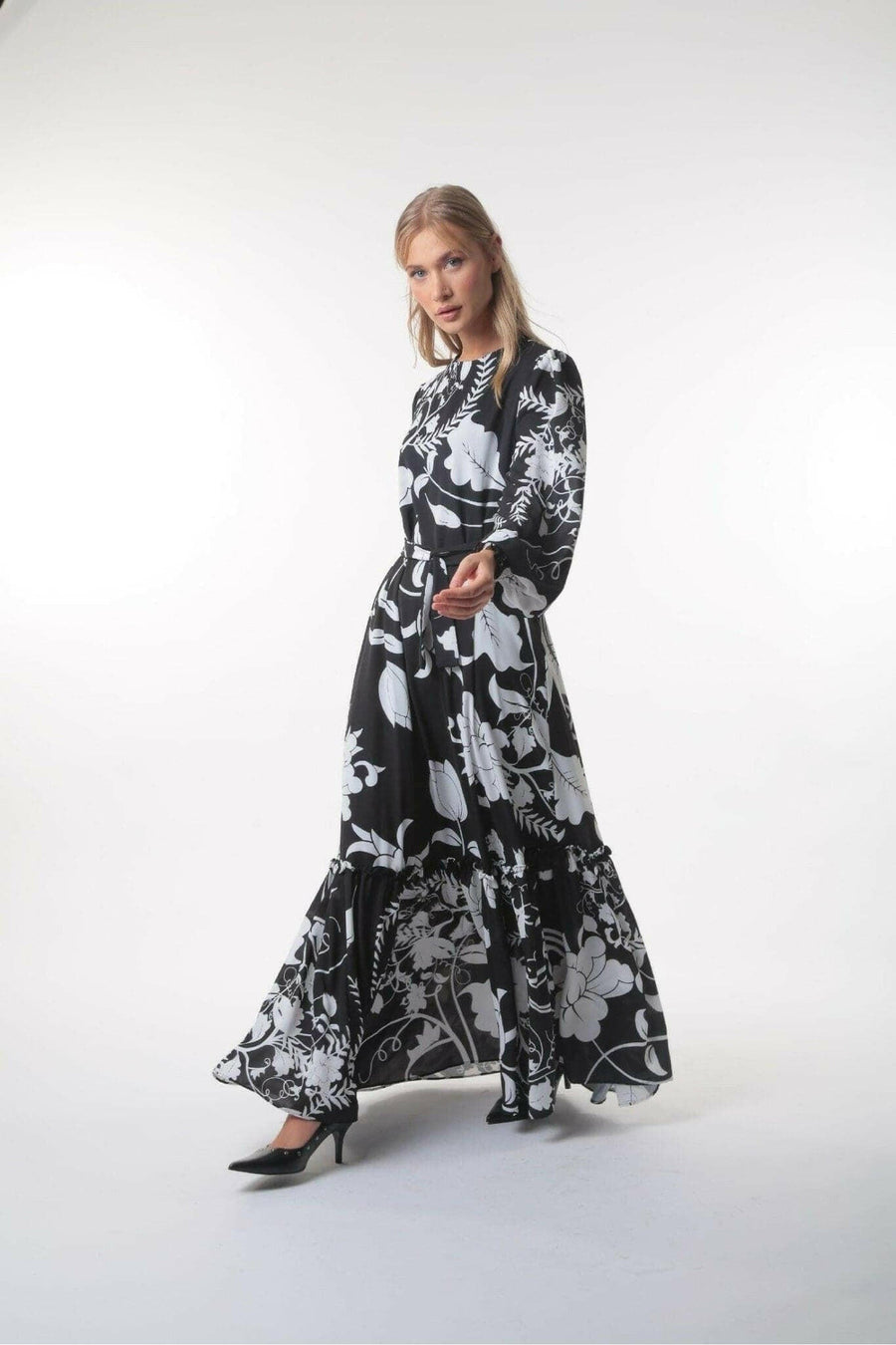 Roxy Long Maxi Dress with Long Sleeves - Glamourous Grace