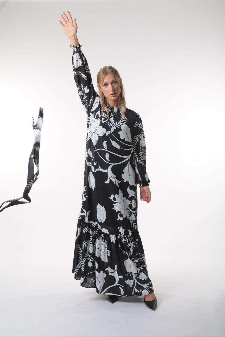 Roxy Long Maxi Dress with Long Sleeves - Glamourous Grace