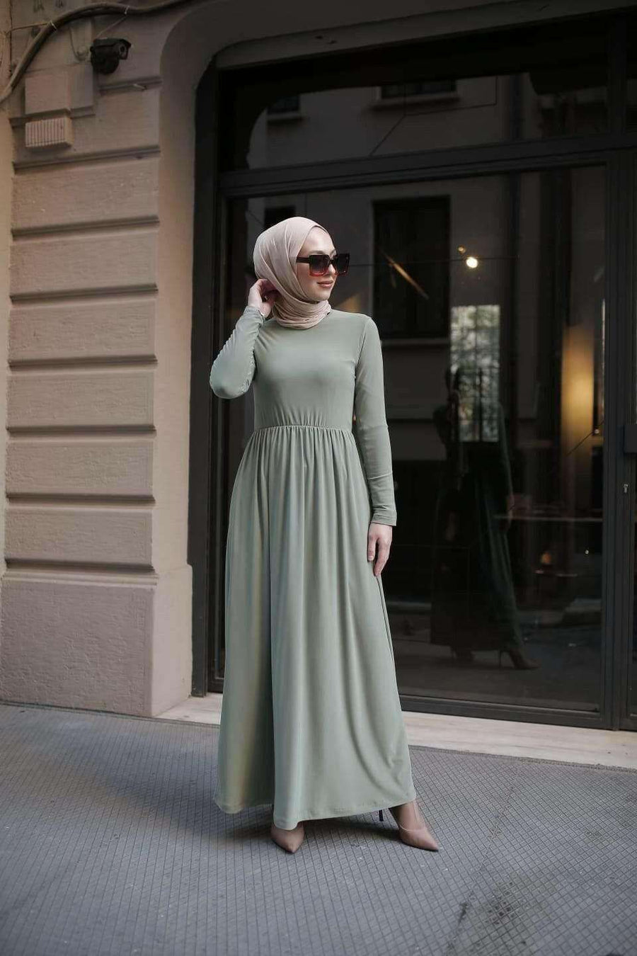 Bella Maxi Jersey Dress with Side Pocket - Glamourous Grace