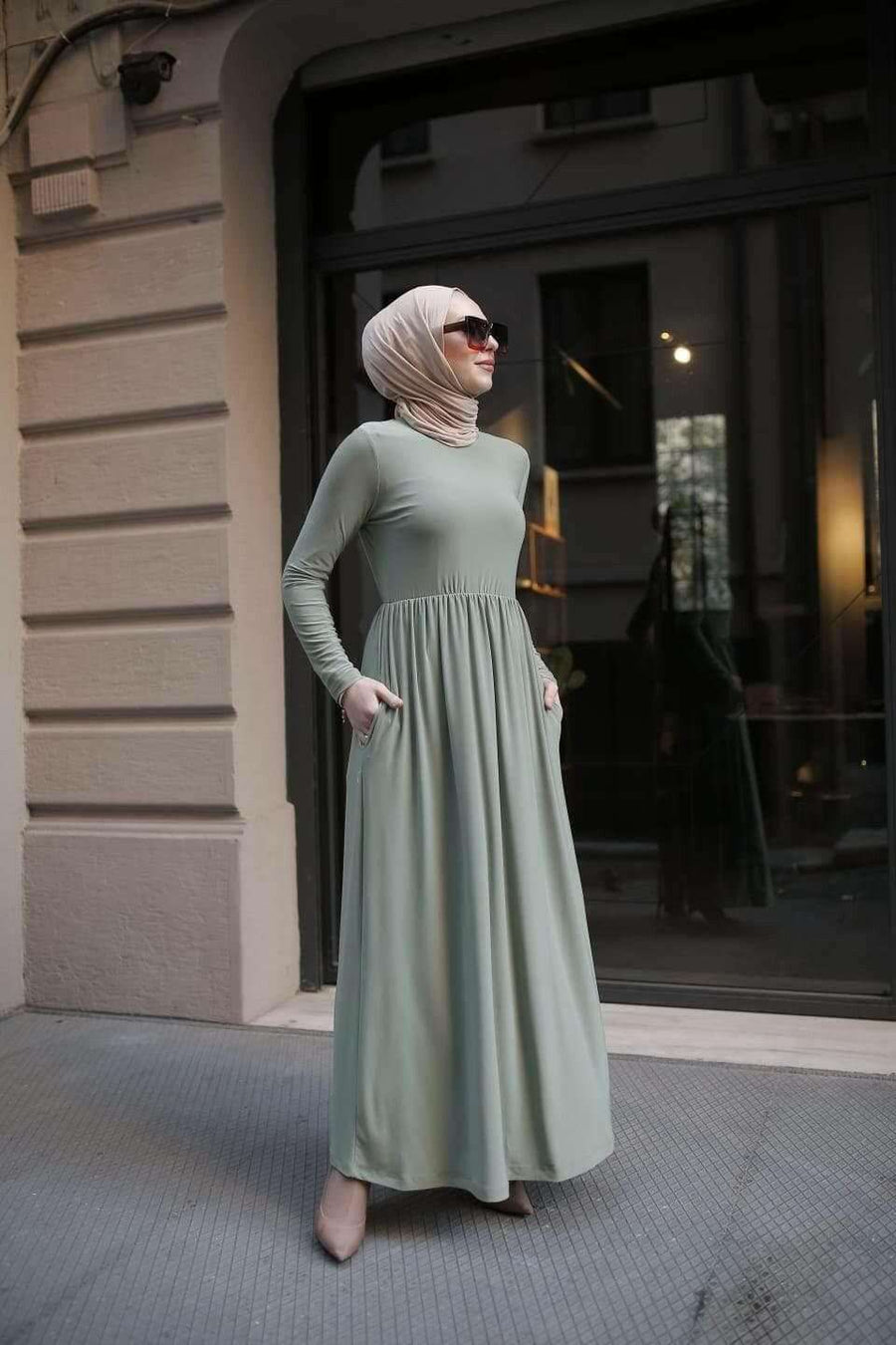 Bella Maxi Jersey Dress with Side Pocket - Glamourous Grace