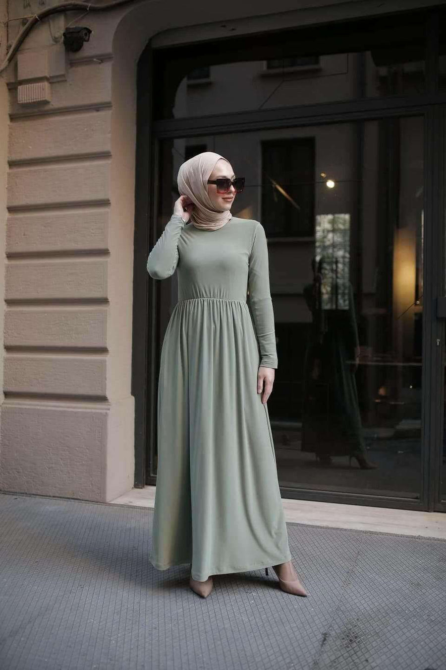 Bella Maxi Jersey Dress with Side Pocket - Glamourous Grace