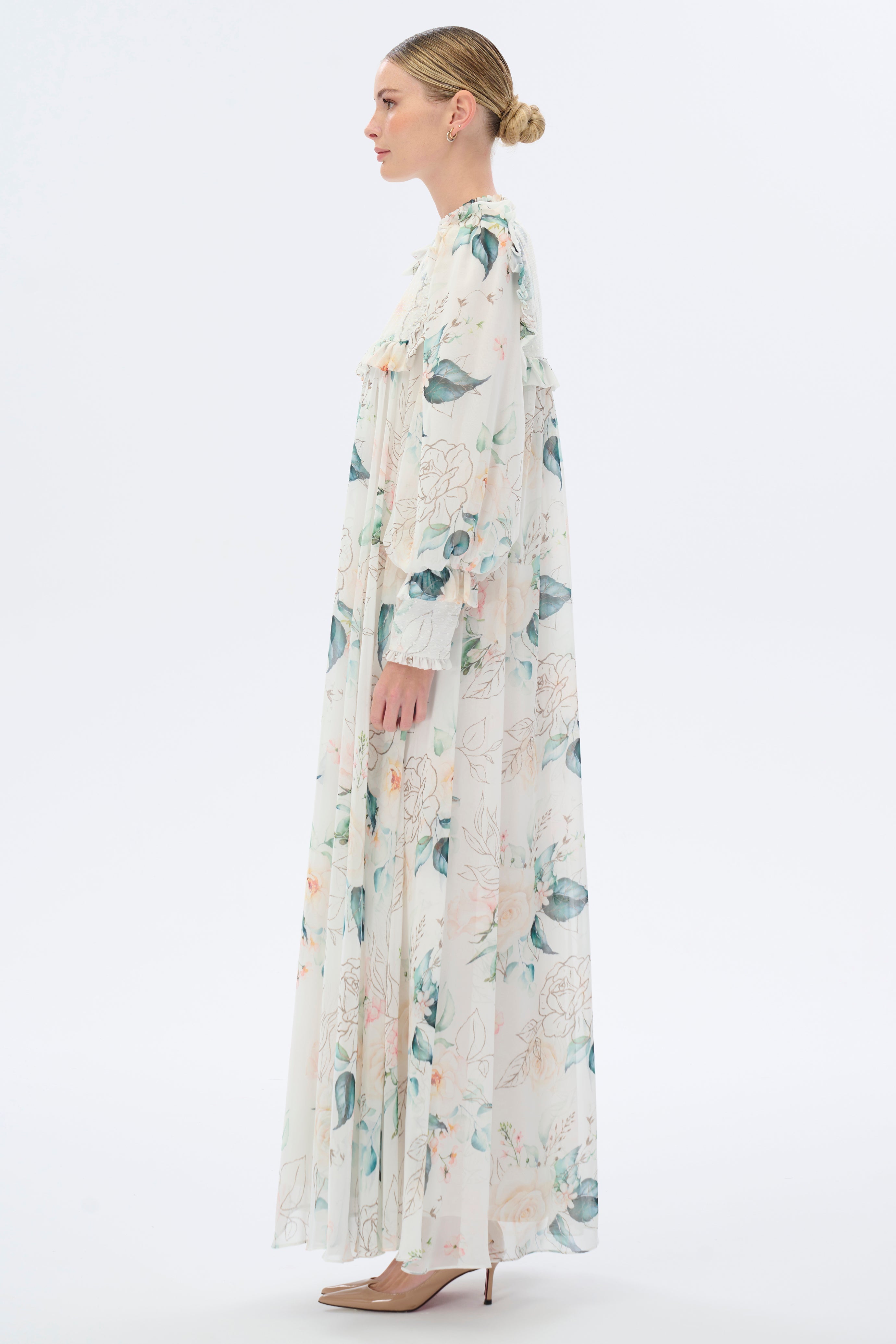 By Baano Off To France floral maxi dress with full-length sleeves, elegant and flowing in a timeless floral pattern.