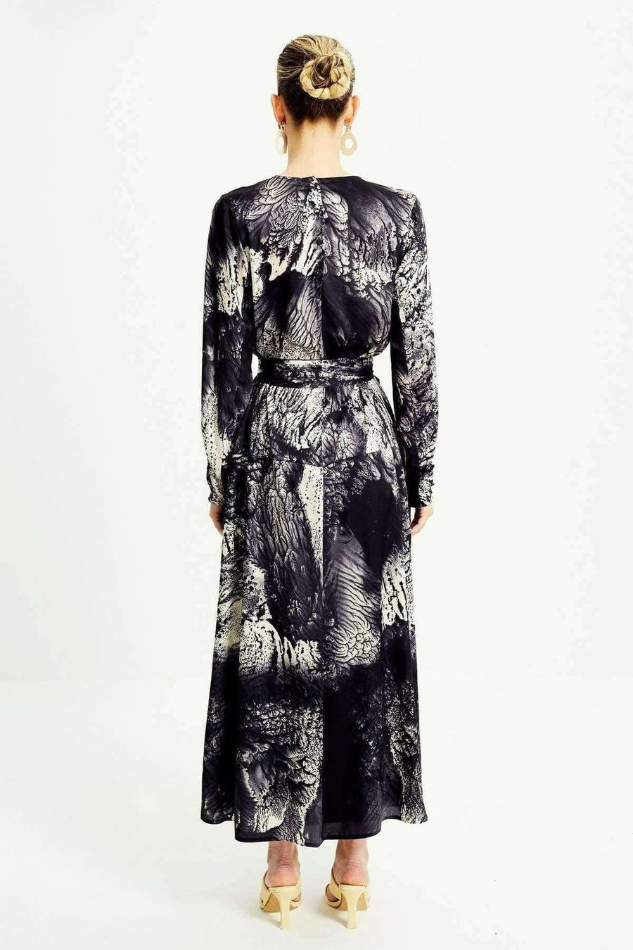 Long Maxi Dress with Sleeves and Side Pocket - Glamourous Grace