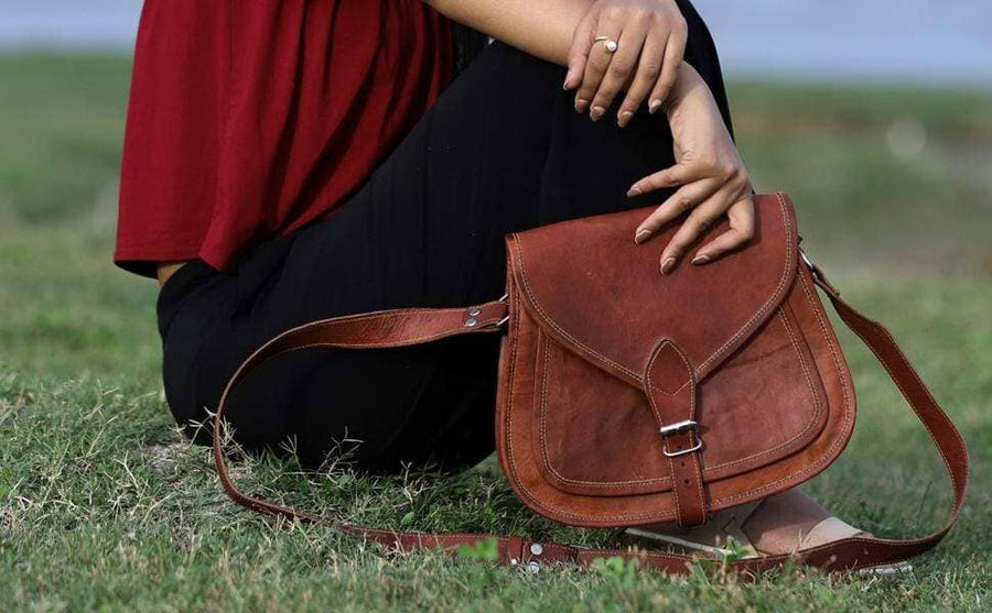 The Nichols Crossbody - Glamourous Grace