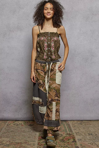 POL Button Down Floral Embroidered Cropped Cami with Lace Detail - Glamourous Grace