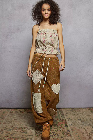 POL Button Down Floral Embroidered Cropped Cami with Lace Detail - Glamourous Grace