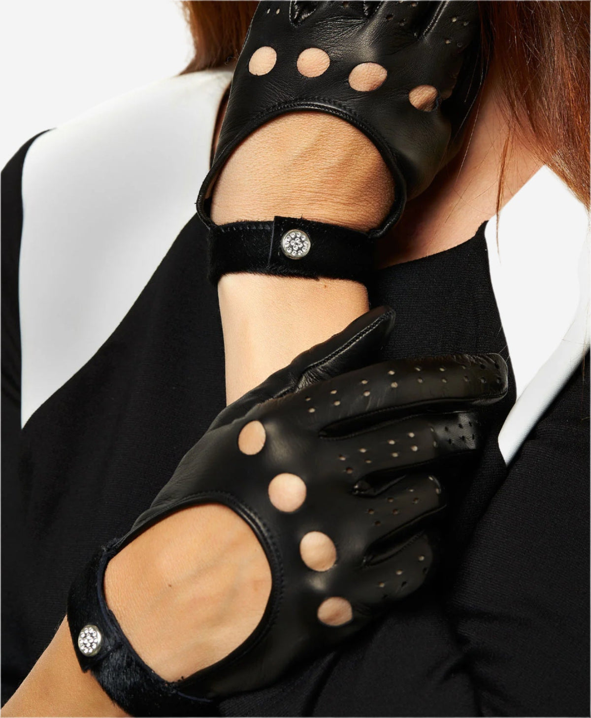 CD4201 (black) - Women’s elegant Italian lambskin driving gloves - Glamourous Grace