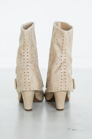 Cowgirl Star Booties in Cream - Glamourous Grace