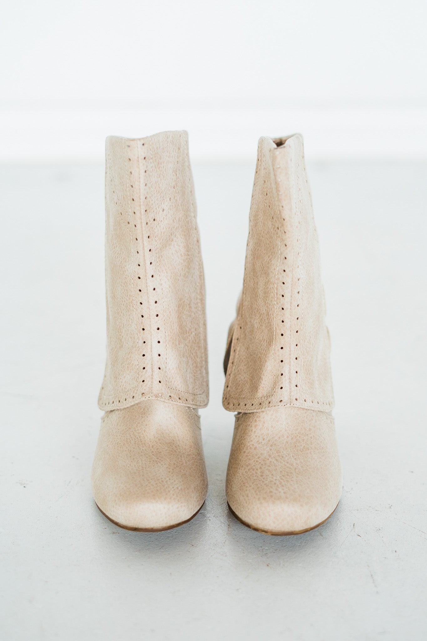 Cowgirl Star Booties in Cream - Glamourous Grace
