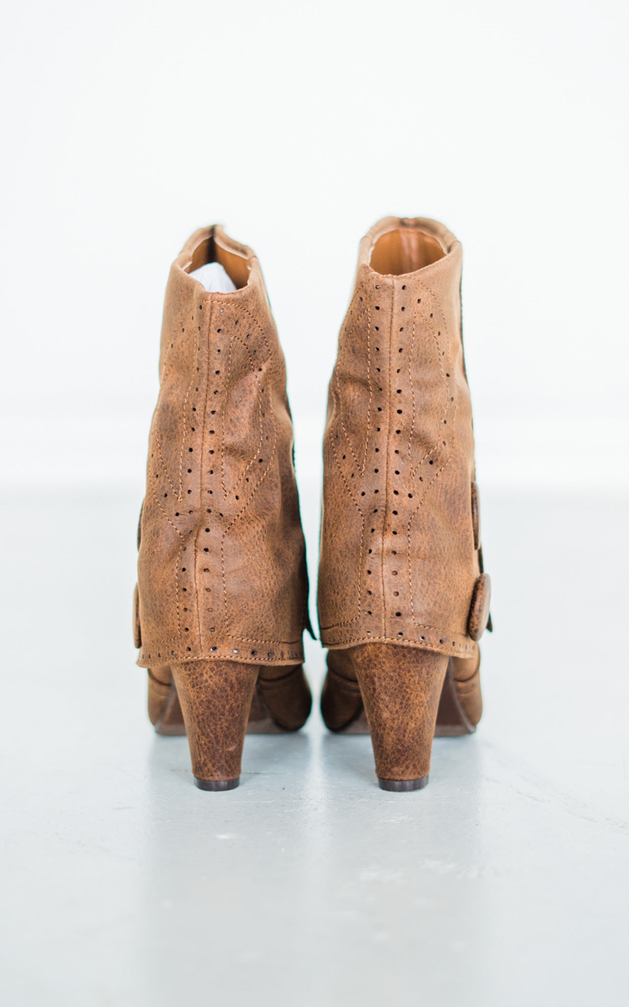 Cowgirl Star Booties in Tan - Glamourous Grace