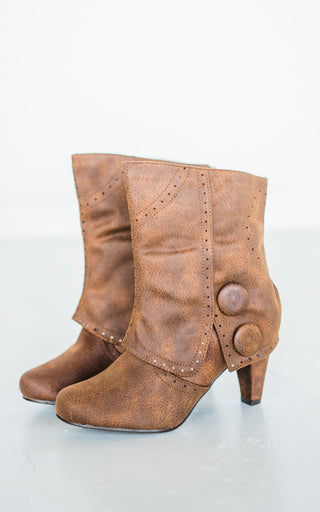 Cowgirl Star Booties in Tan - Glamourous Grace