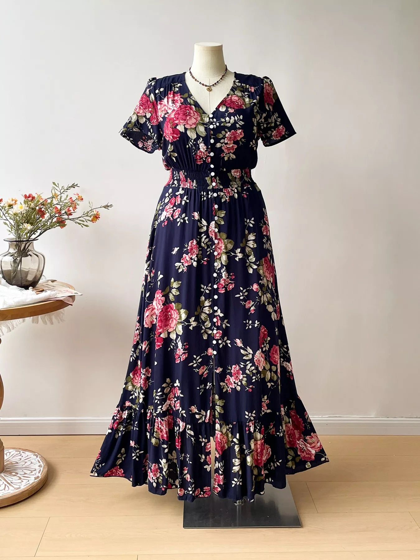 Plus Size Floral Print Short Sleeves V-Neck Dress - Glamourous Grace