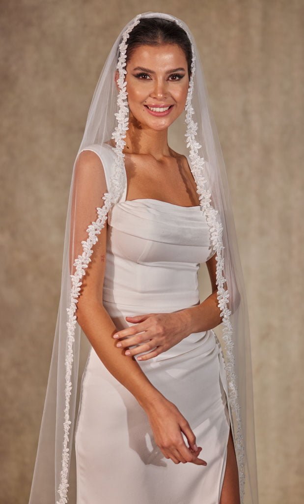 Flower Lace Bridal Veil- D216 - Glamourous Grace