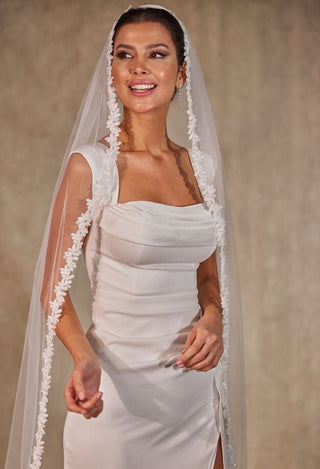 Flower Lace Bridal Veil- D216 - Glamourous Grace