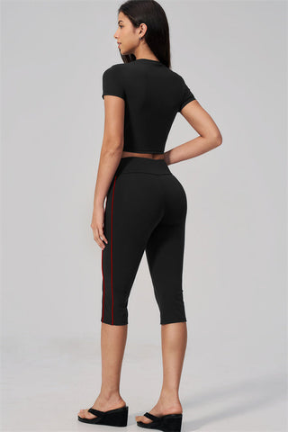 The Breathe T-shirt Capri Leggings 2-Piece Set