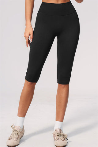 The Allure Sports Bra Capri Leggings 2-Piece Set