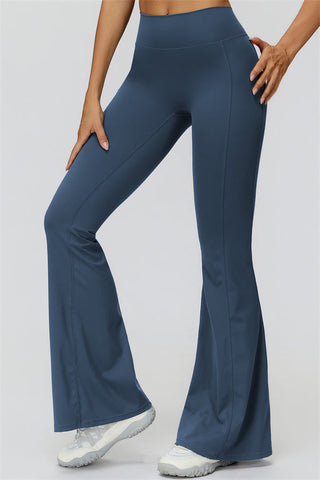 The Fyra Sports Bra Flared Leggings 2-Piece Set