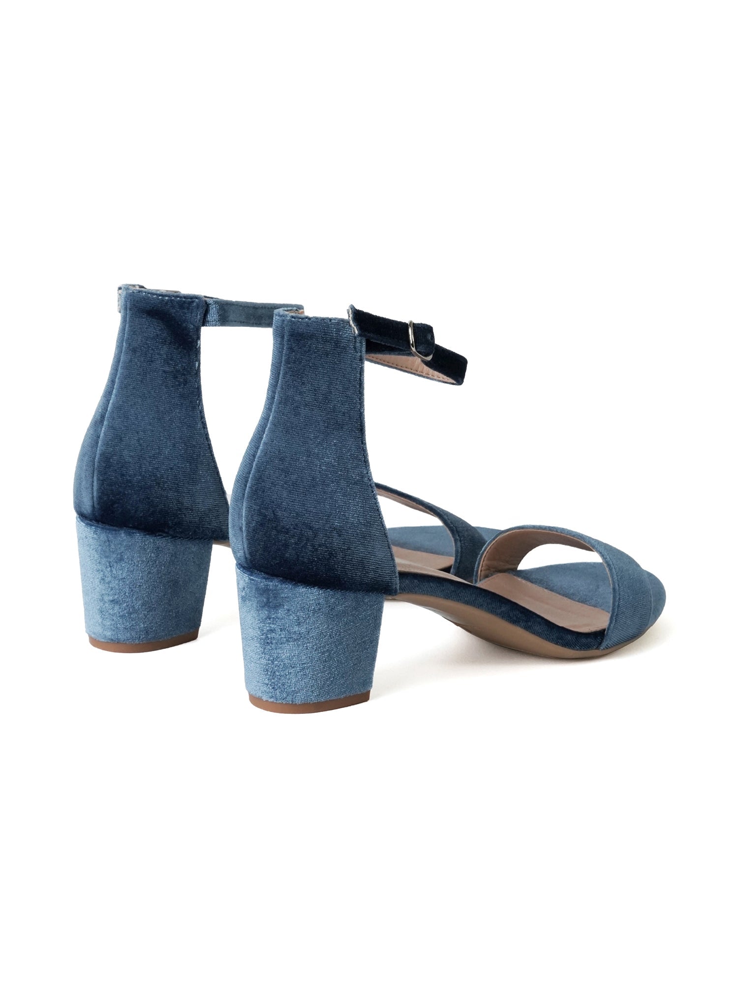 Daisy | Sky Blue Velvet - Glamourous Grace